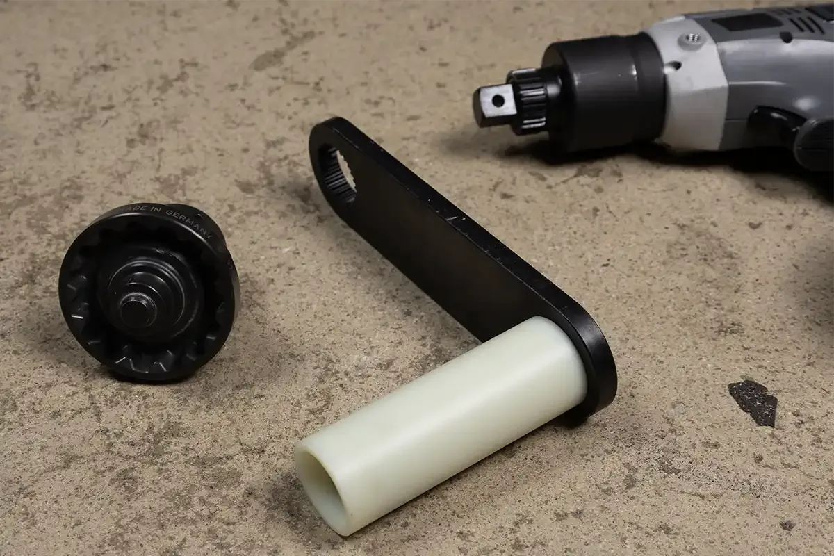 HYTORC Centerlock Kit reaction arm closeup