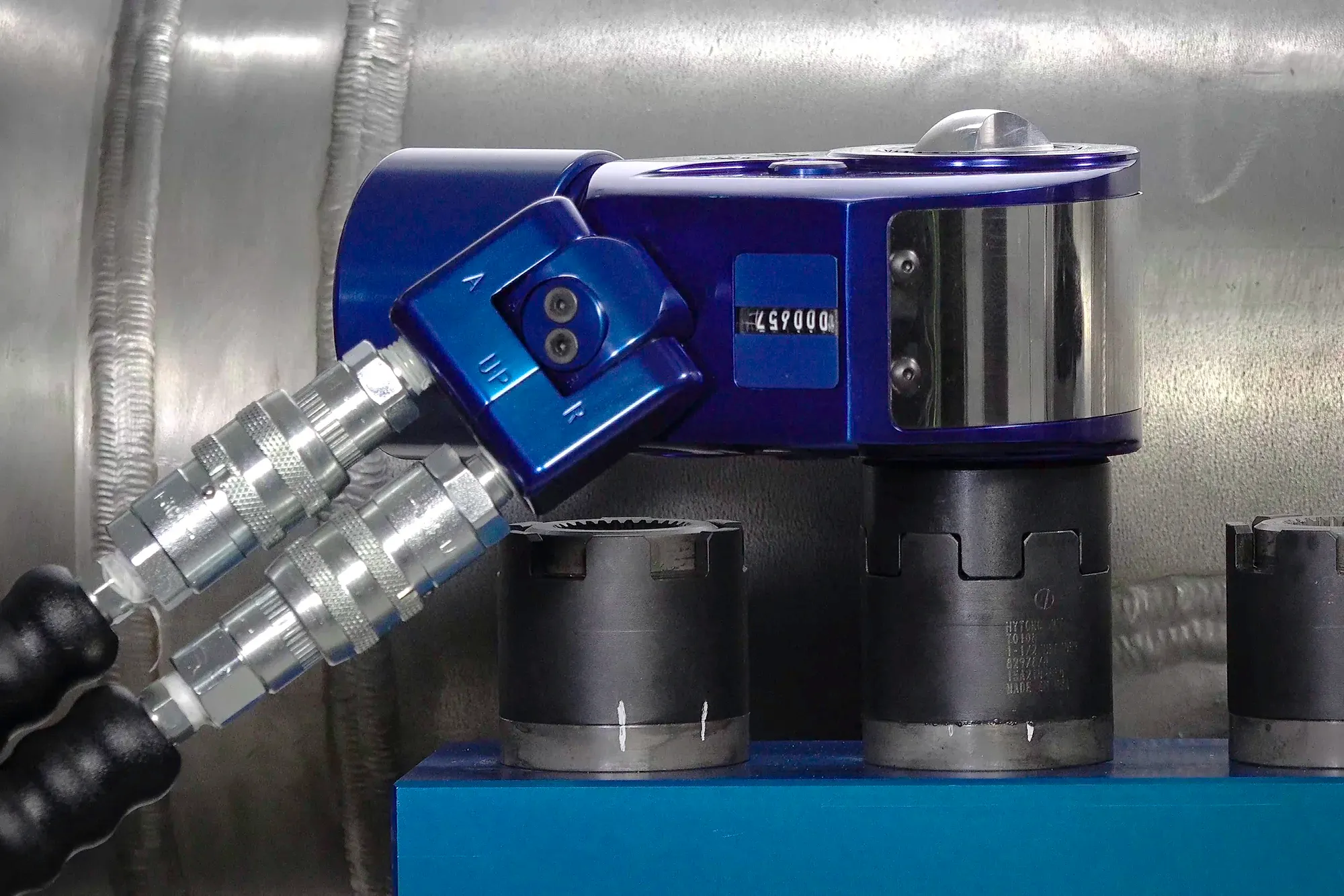 HYTORC MXT+ hydraulic torque wrench with HYTORC Nut driver