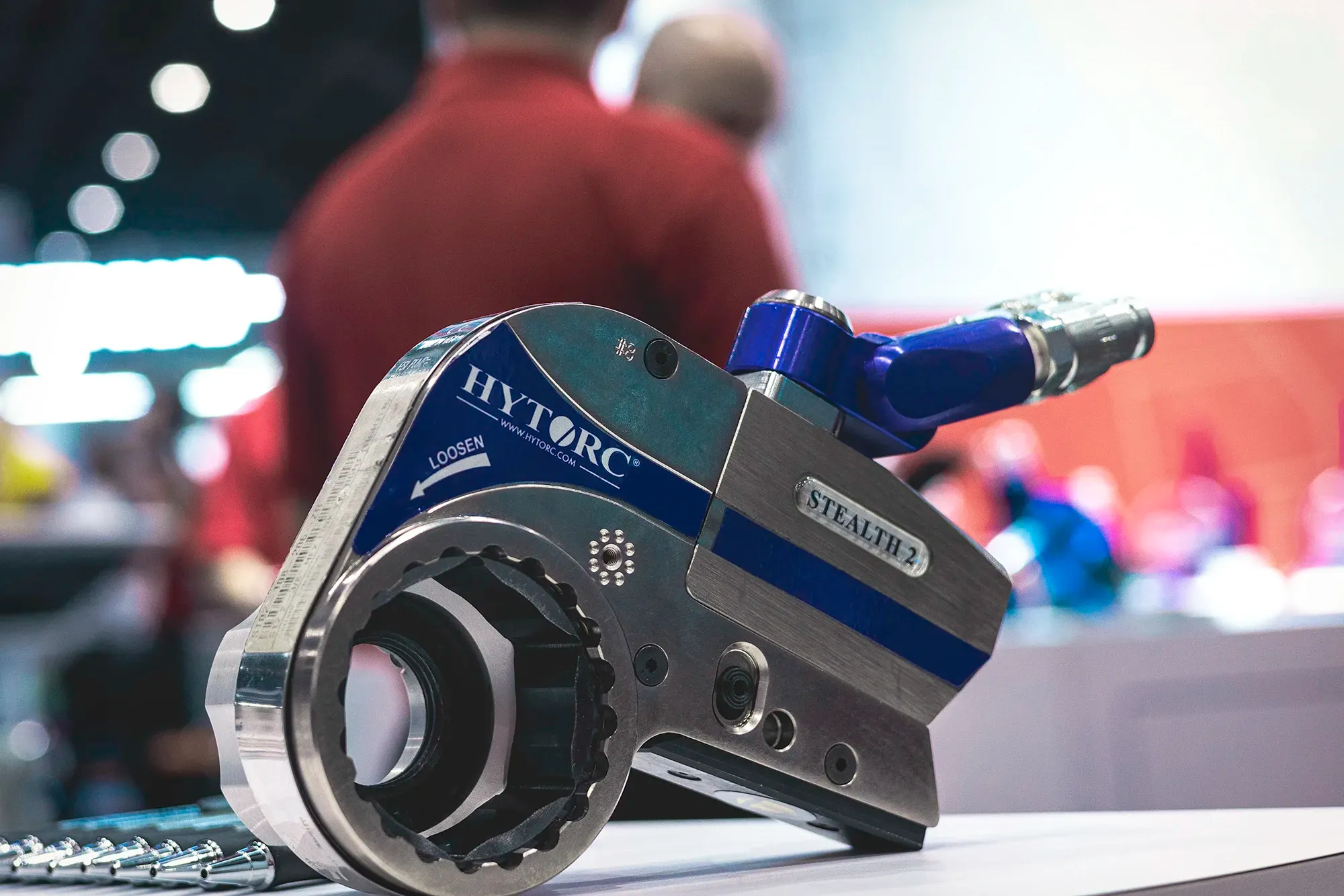 The optional HYTORC Washer Plate accessory attached to the STEALTH